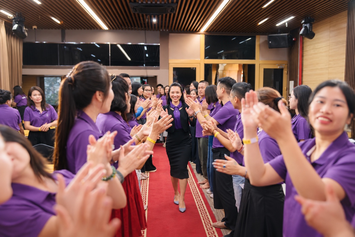 Nguyễn Huyền Kita cùng học viên